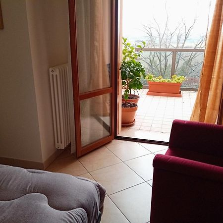 Appartamento Che Vista! Affittacamere Mombaroccio Exterior photo
