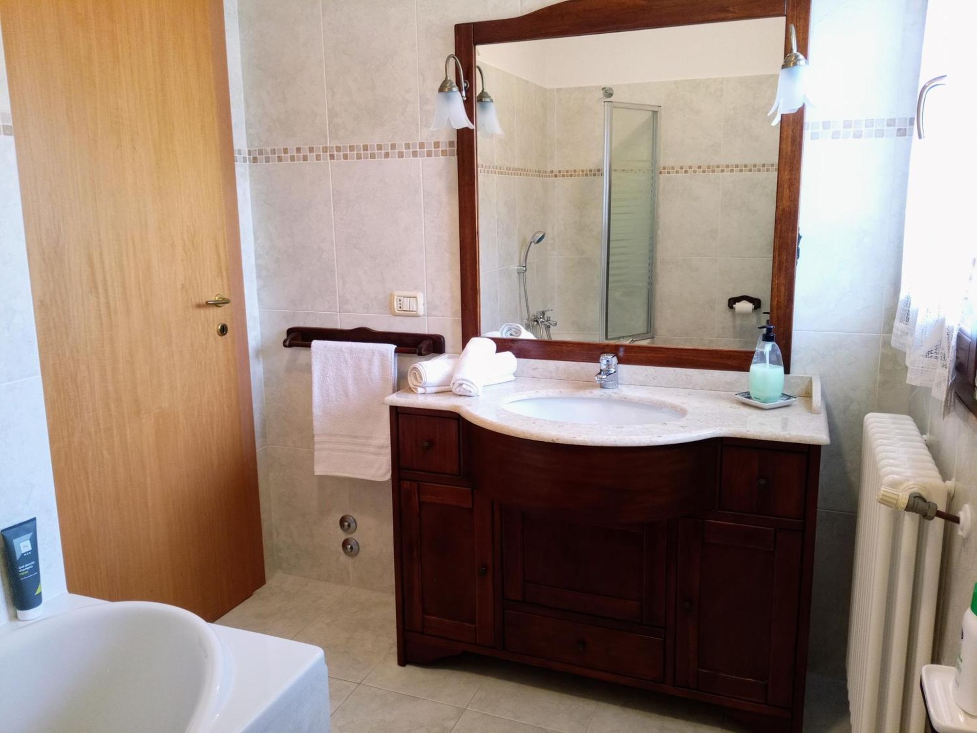 Appartamento Che Vista! Affittacamere Mombaroccio Exterior photo