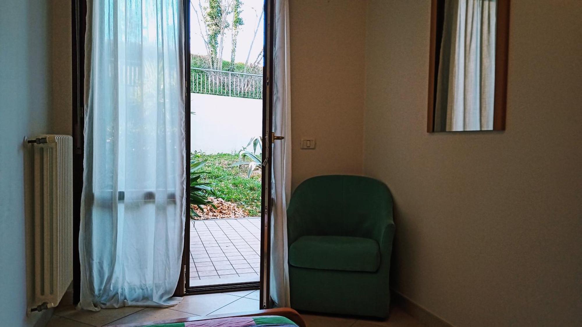 Appartamento Che Vista! Affittacamere Mombaroccio Exterior photo